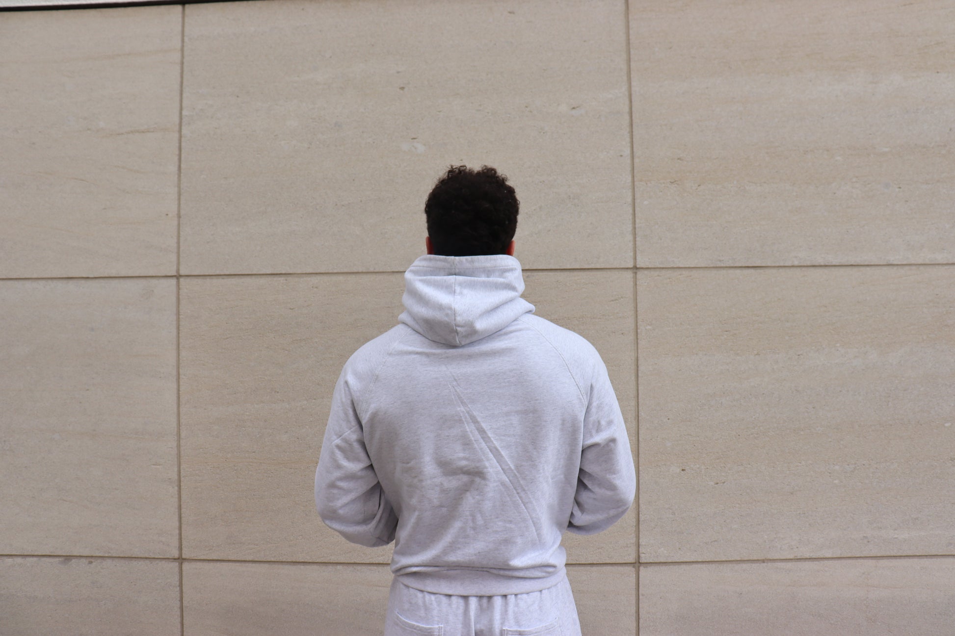 SIGNATURE HOODIE GREY